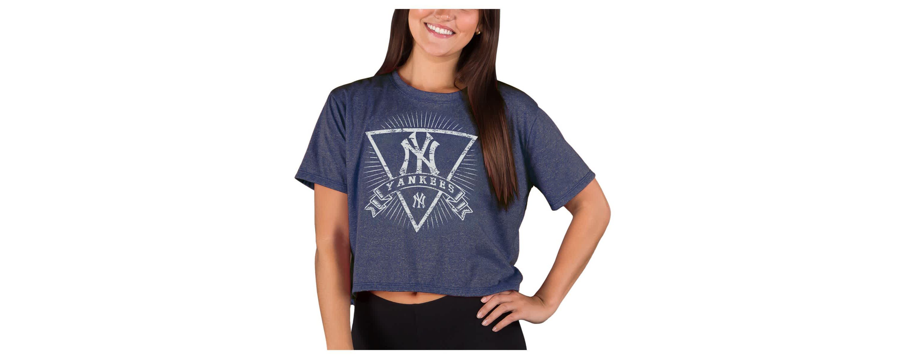 MLB New York Yankees Distressed Quest Boxy Cropped Top