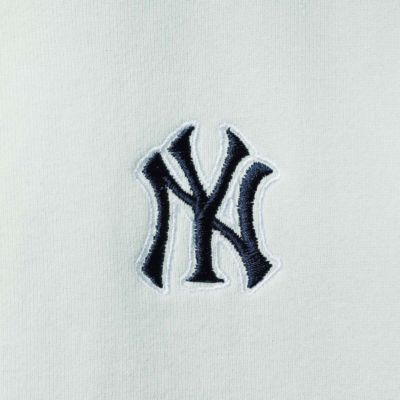 MLB Light New York Yankees Two-Hit Quarter-Zip Pullover Top