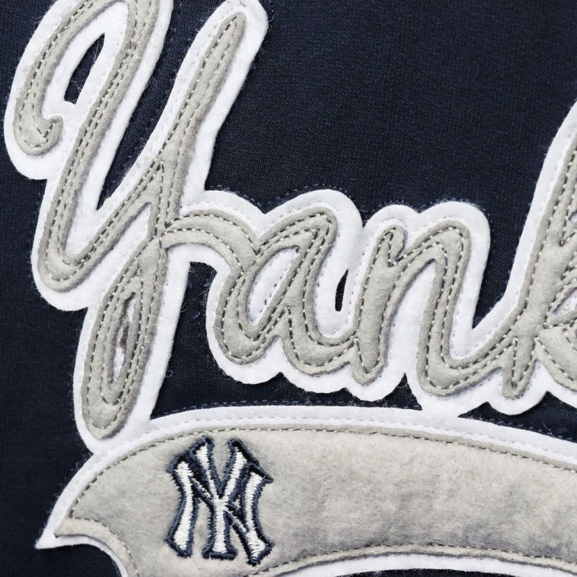 MLB New York Yankees Plus Size Side Split Pullover Hoodie