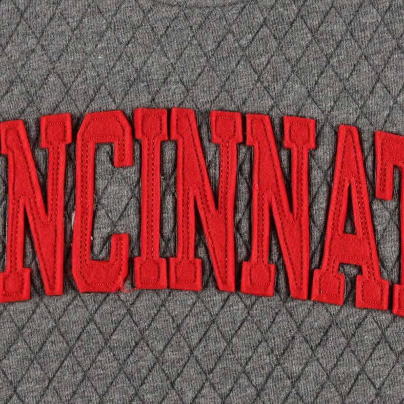 NCAA Cincinnati Bearcats Moose Quilted Pullover Sweatshirt