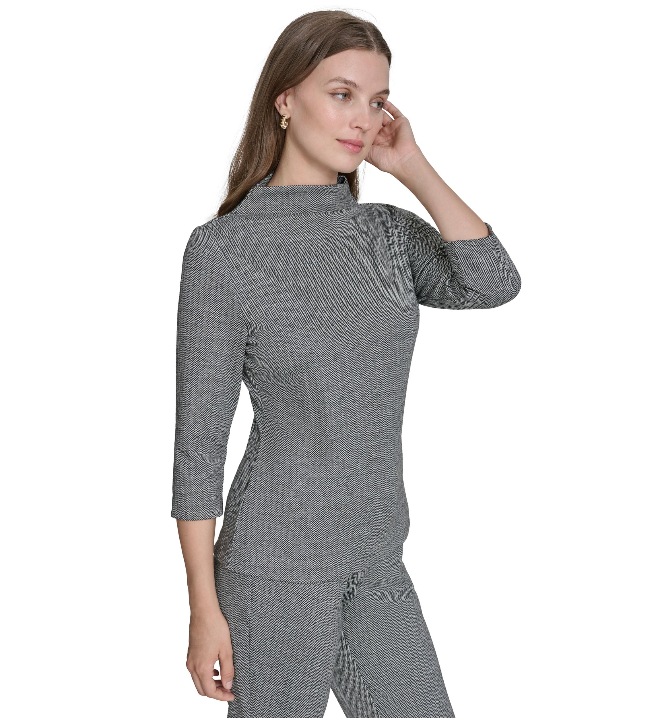 Womens Bracelet Sleeve Knit Top