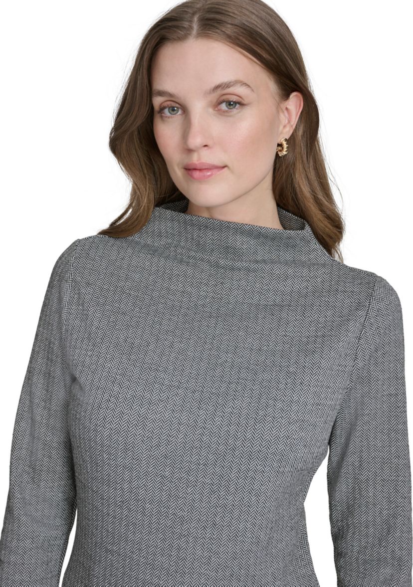 Womens Bracelet Sleeve Knit Top