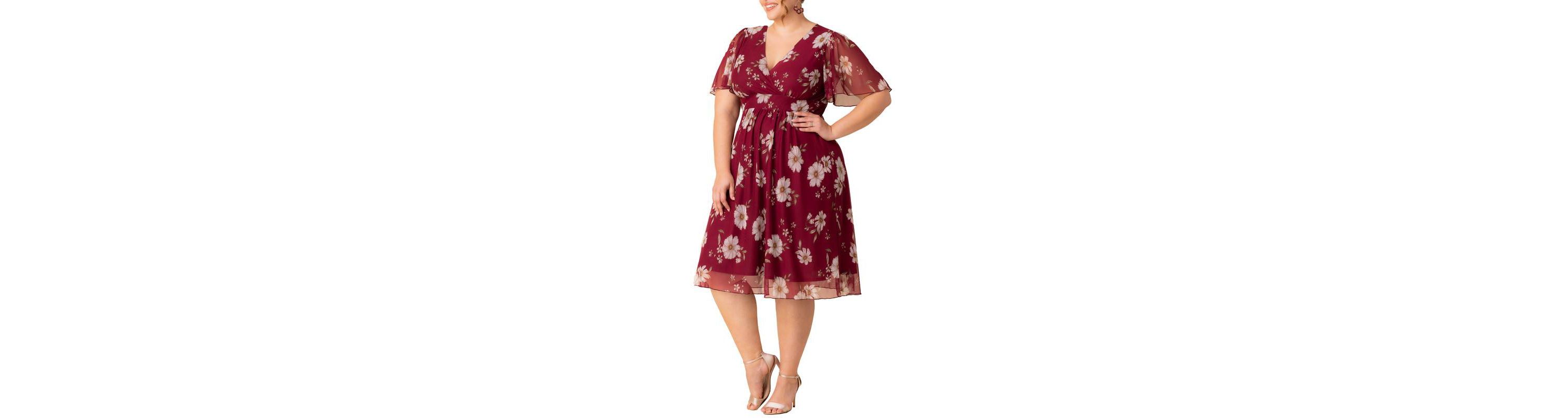 Womens Plus Size Margot Mesh V-Neck Cocktail Dress
