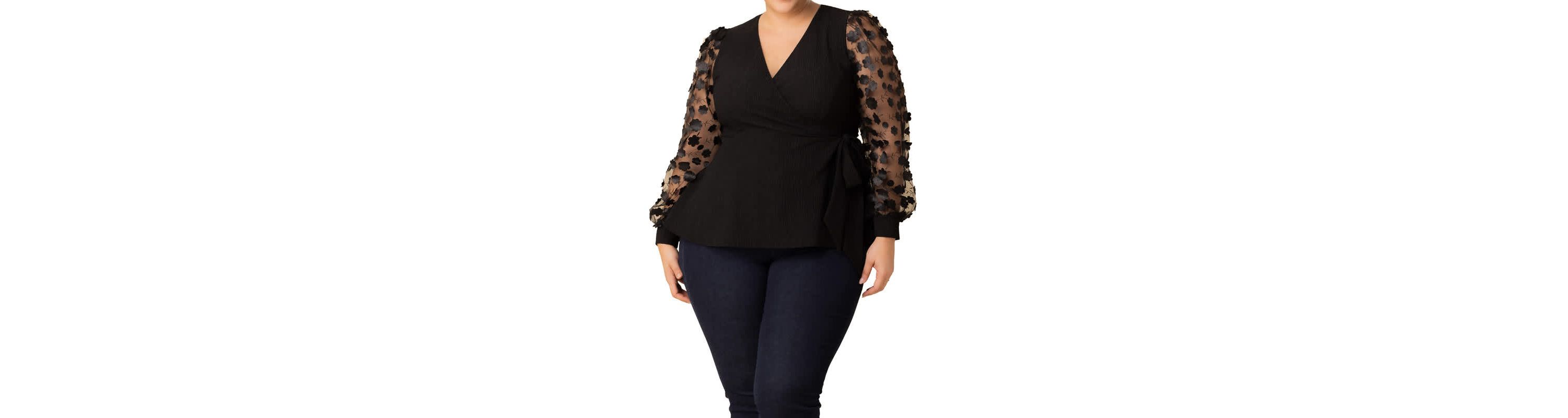 Womens Plus Size Scattered Petals Long Sleeve Wrap Top