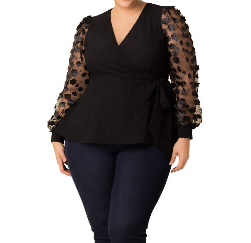 Womens Plus Size Scattered Petals Long Sleeve Wrap Top