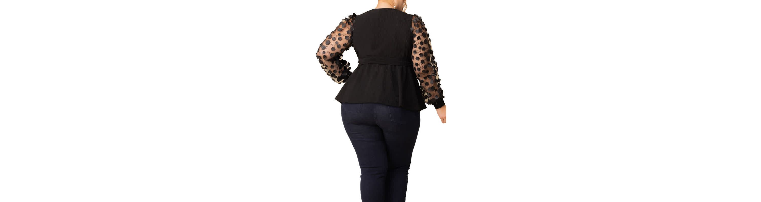 Womens Plus Size Scattered Petals Long Sleeve Wrap Top