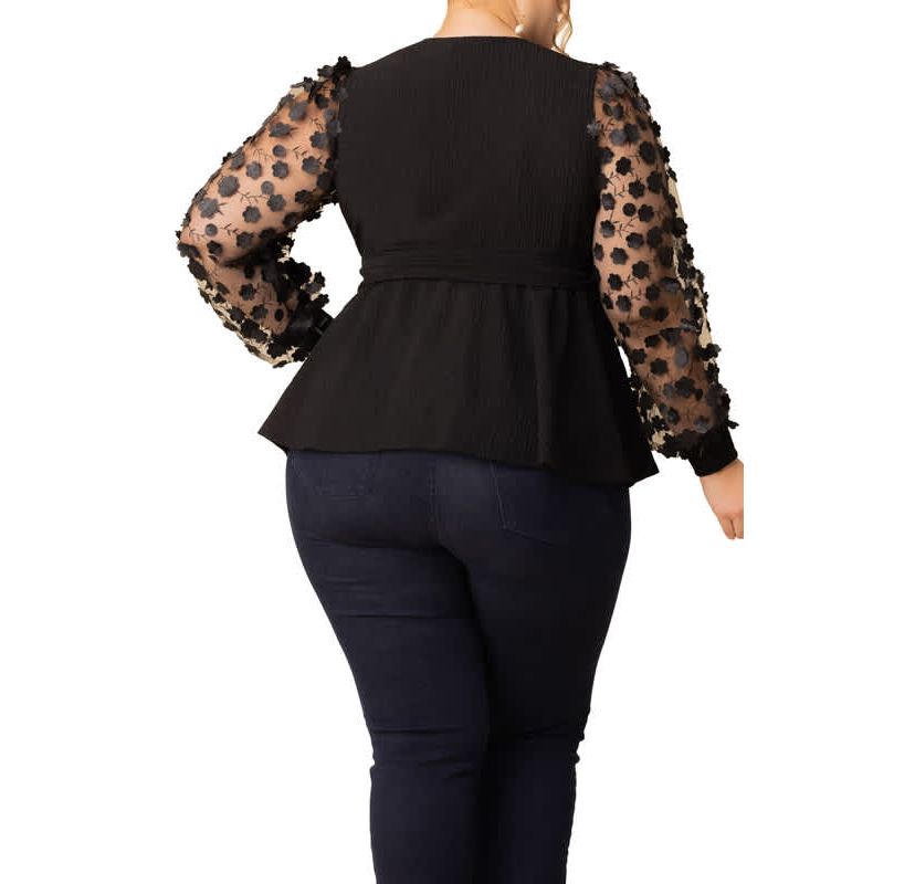 Womens Plus Size Scattered Petals Long Sleeve Wrap Top