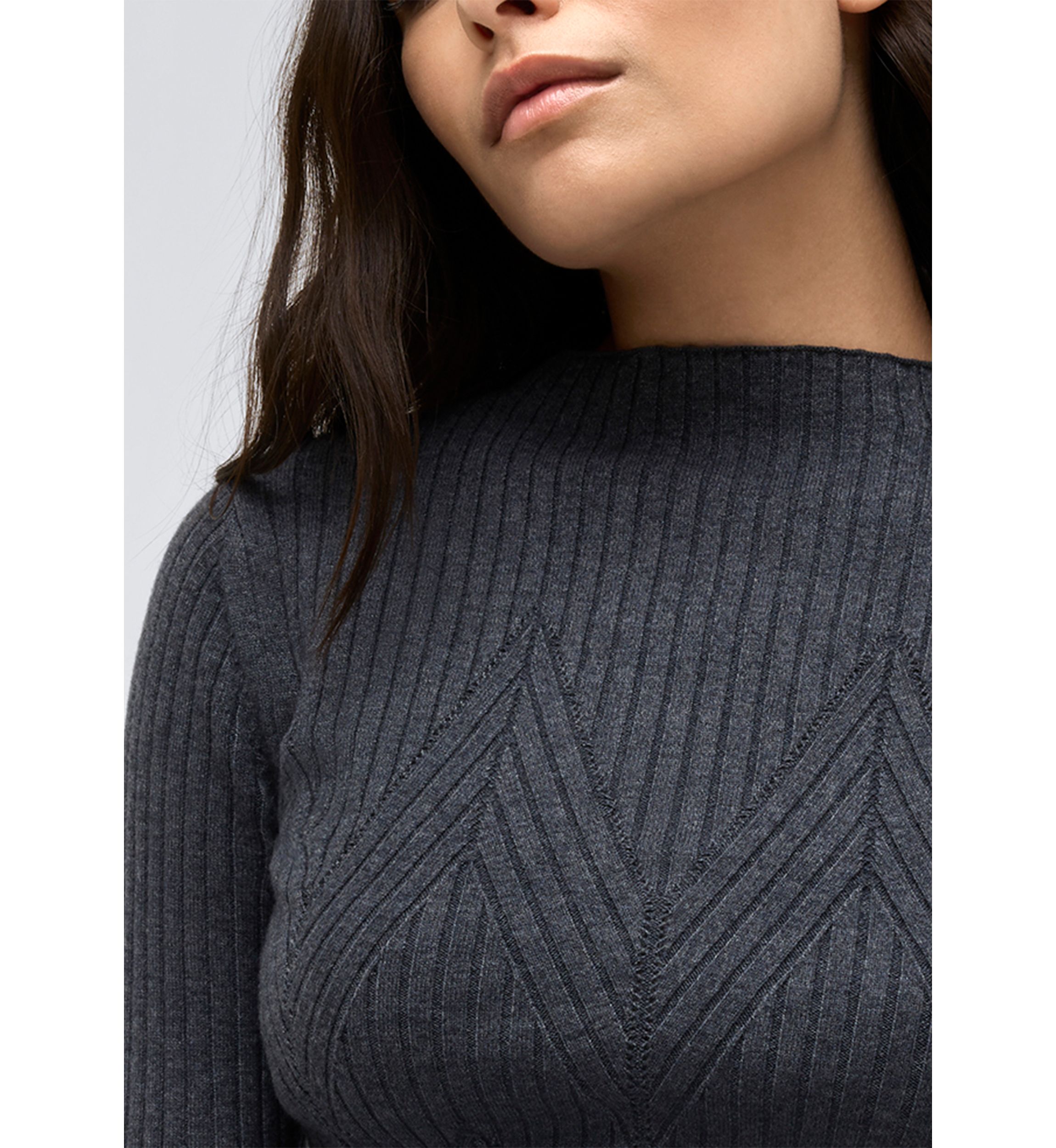 Womens Chevron Stitched Ribbed Knit Sweater