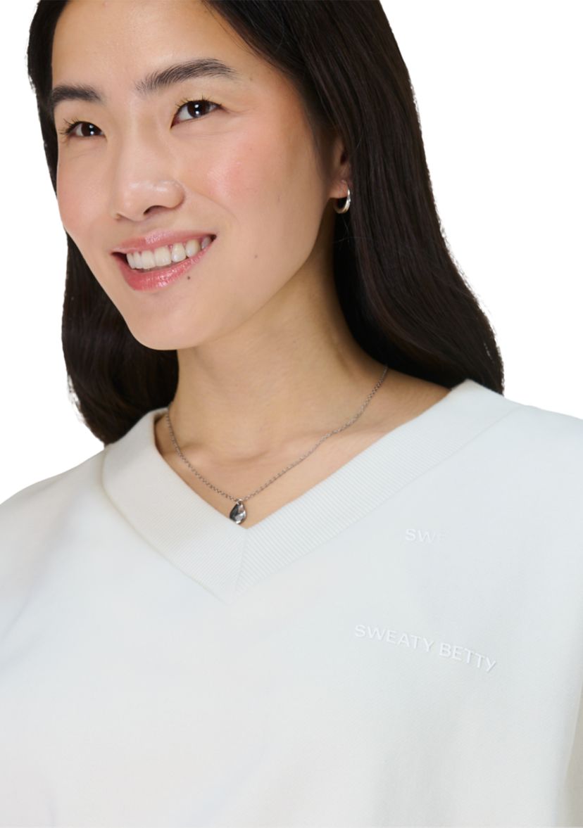 Revive Crop V-Neck  Pullover