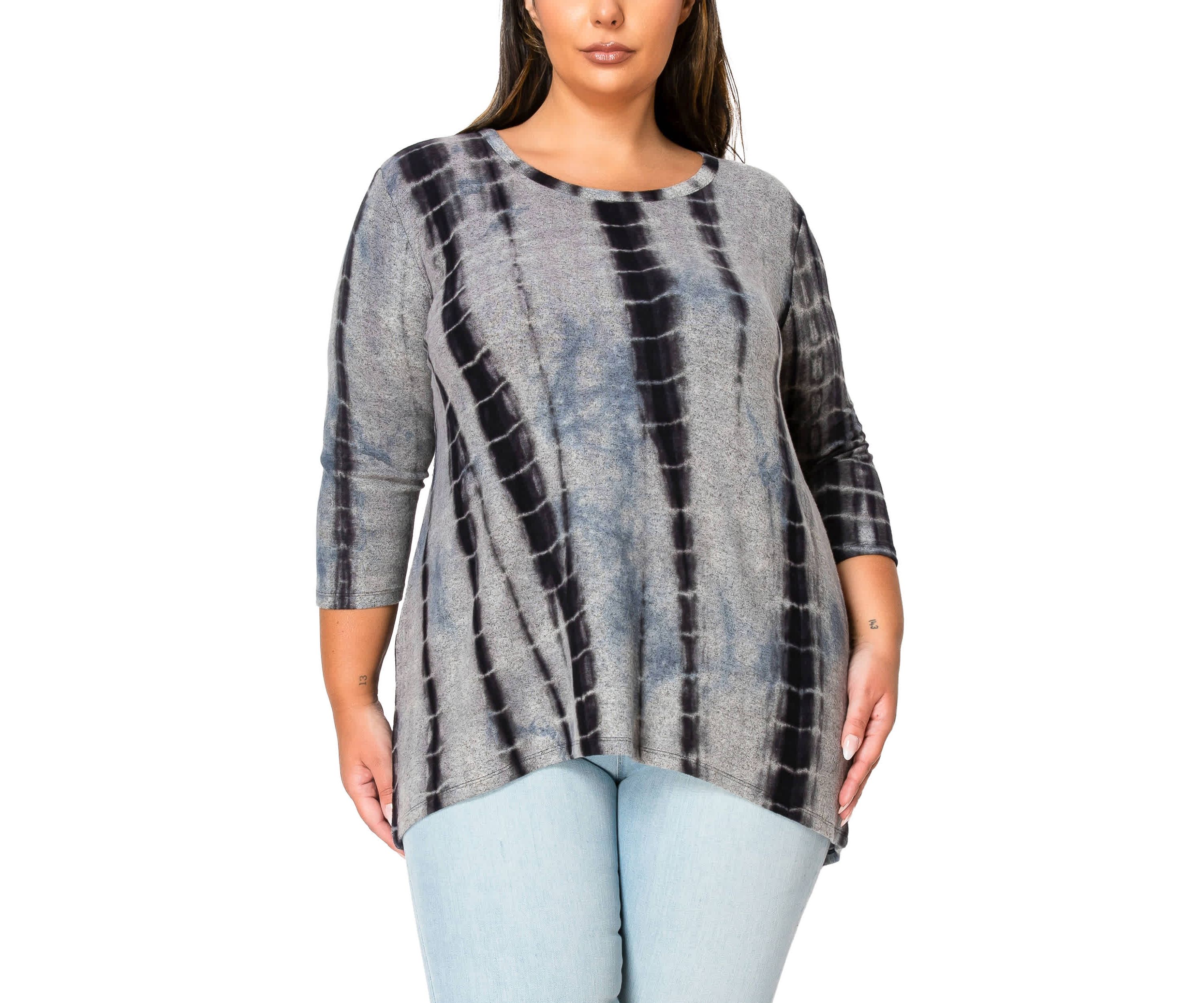 Hand Tie Dye Cozy 3Q Sleeve Button Back