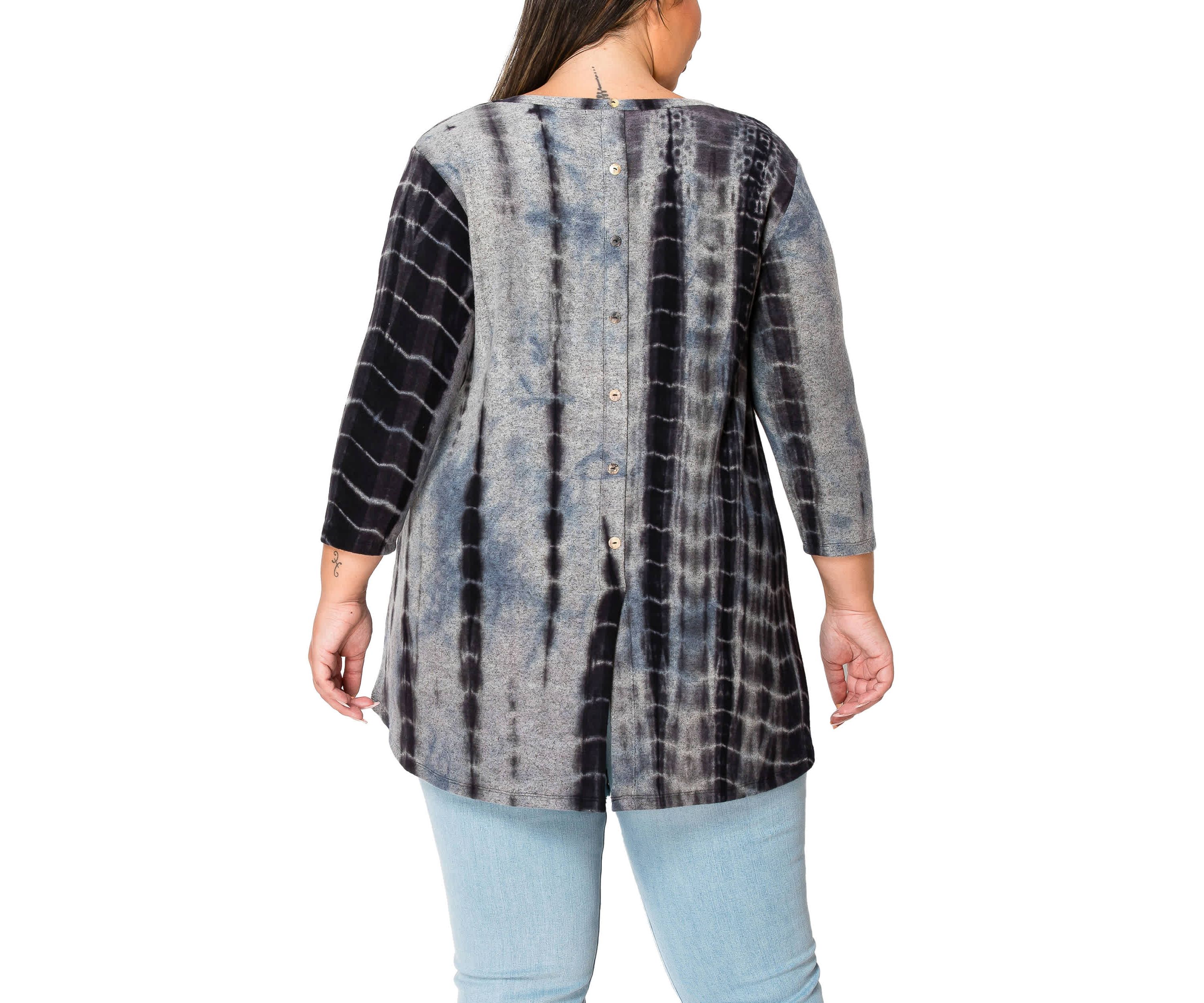 Hand Tie Dye Cozy 3Q Sleeve Button Back