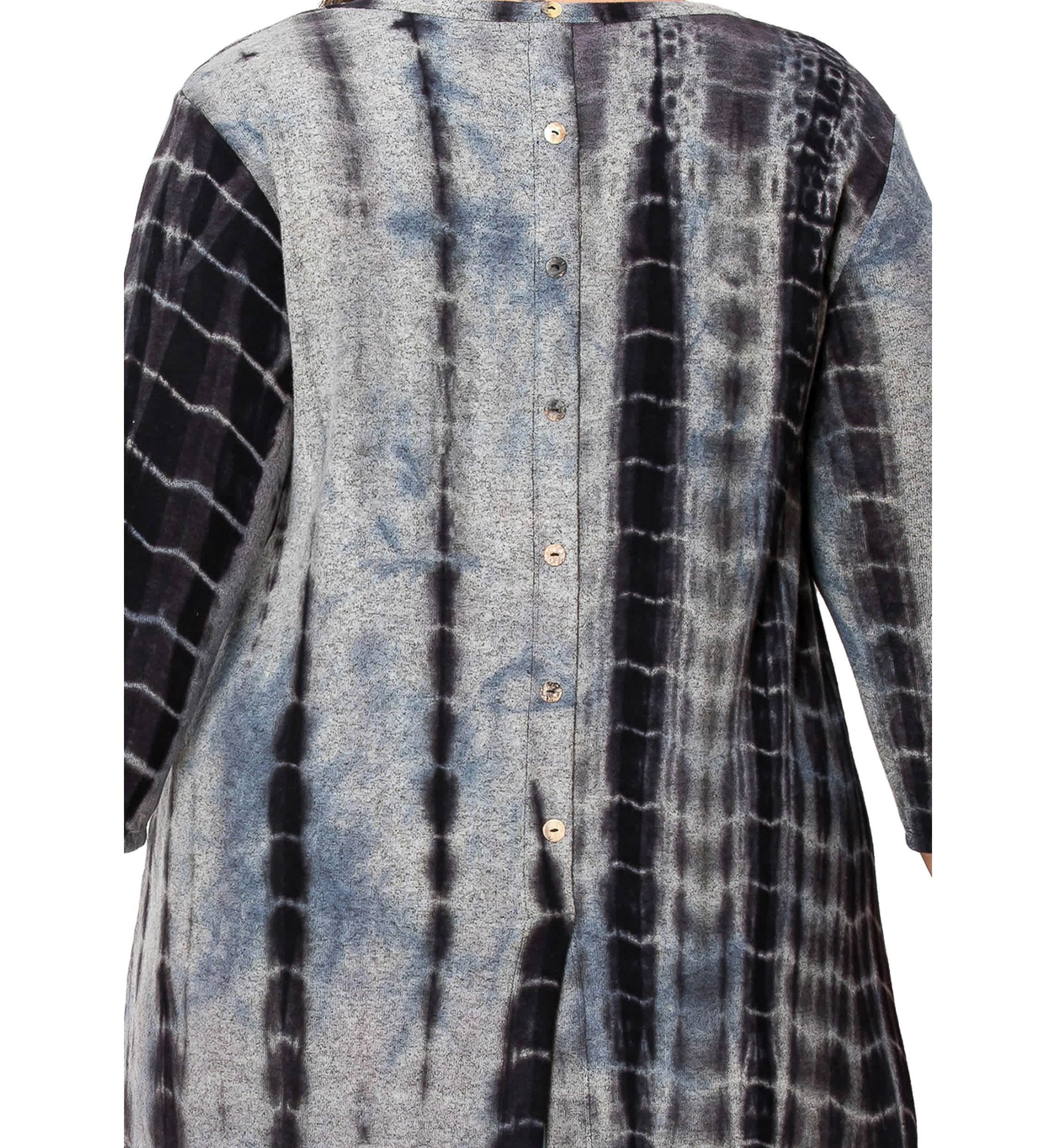 Hand Tie Dye Cozy 3Q Sleeve Button Back