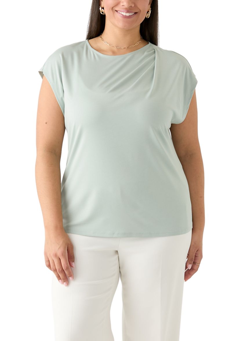 Plus Size Keyhole Top 