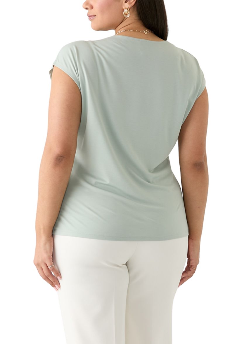 Plus Size Keyhole Top 