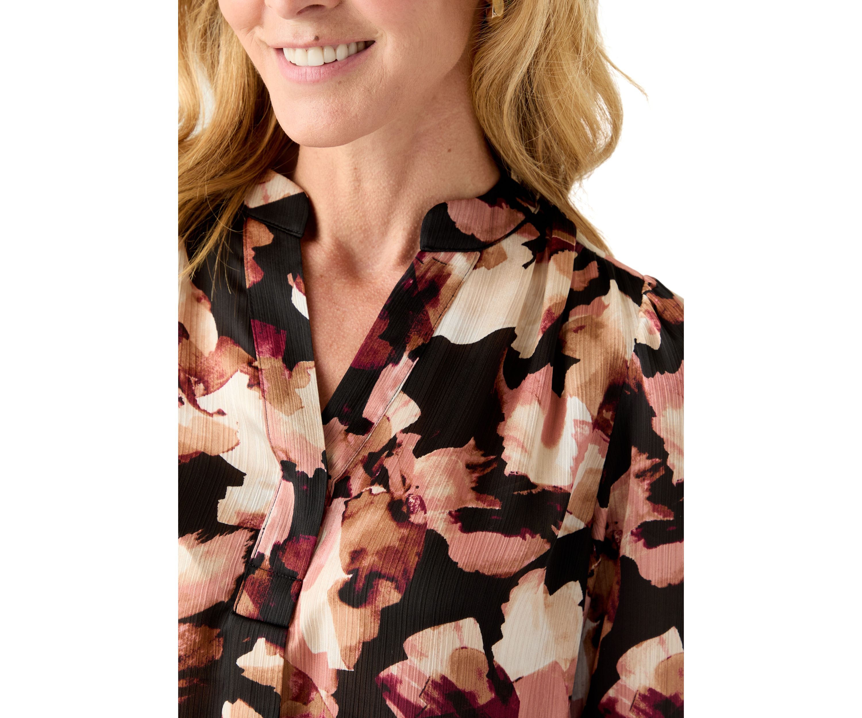 Womens Long-Sleeve V-Neck Pleated Top