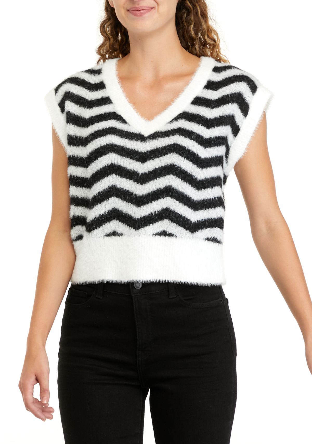 Juniors Sleeveless Eyelash Sweater Vest