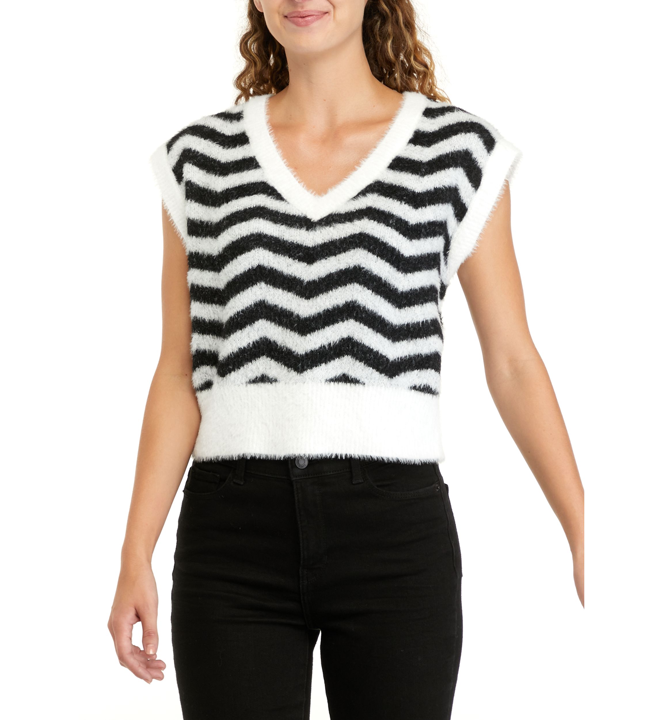 Juniors Sleeveless Eyelash Sweater Vest