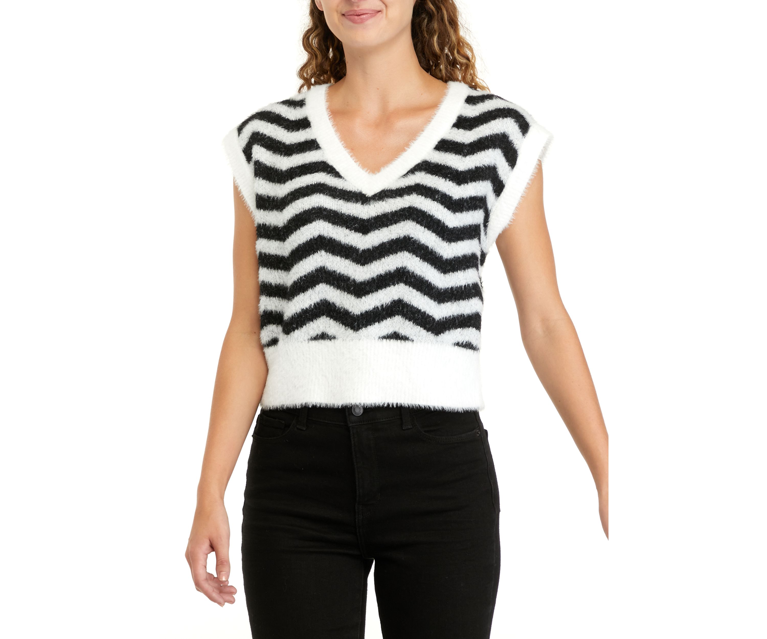 Juniors Sleeveless Eyelash Sweater Vest