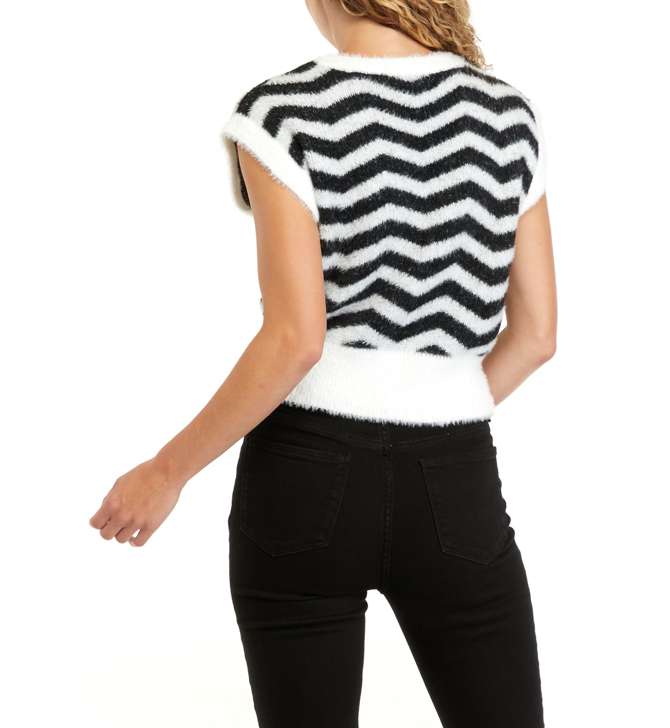 Juniors Sleeveless Eyelash Sweater Vest