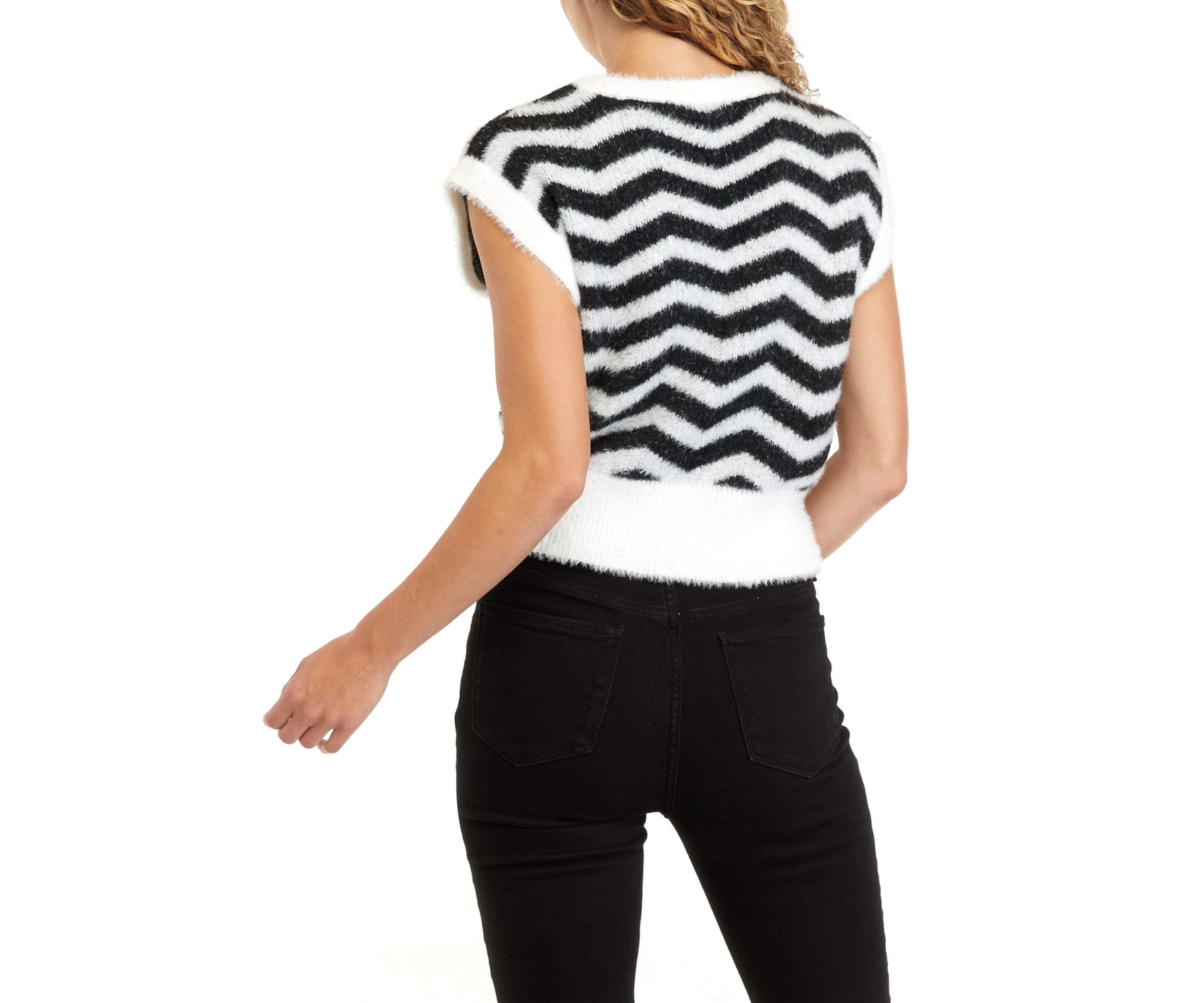 Juniors Sleeveless Eyelash Sweater Vest