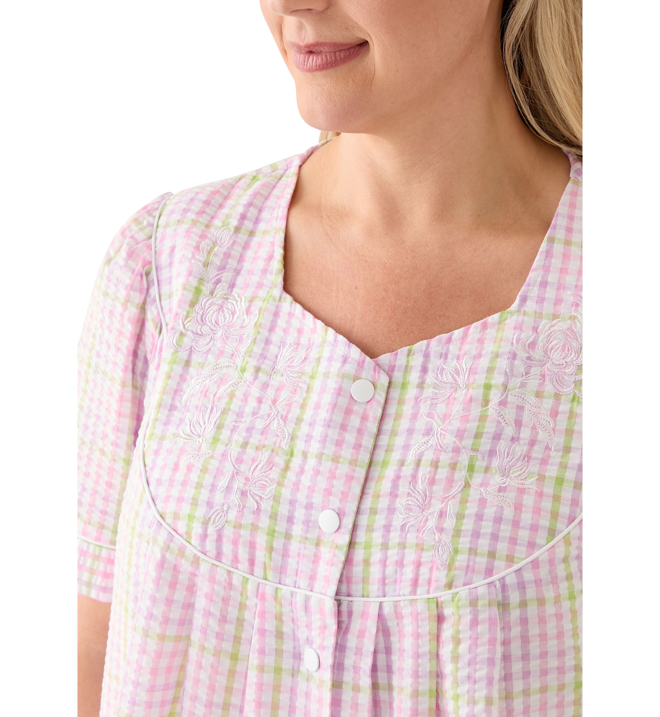 Plus Size Seersucker Short Snap Robe