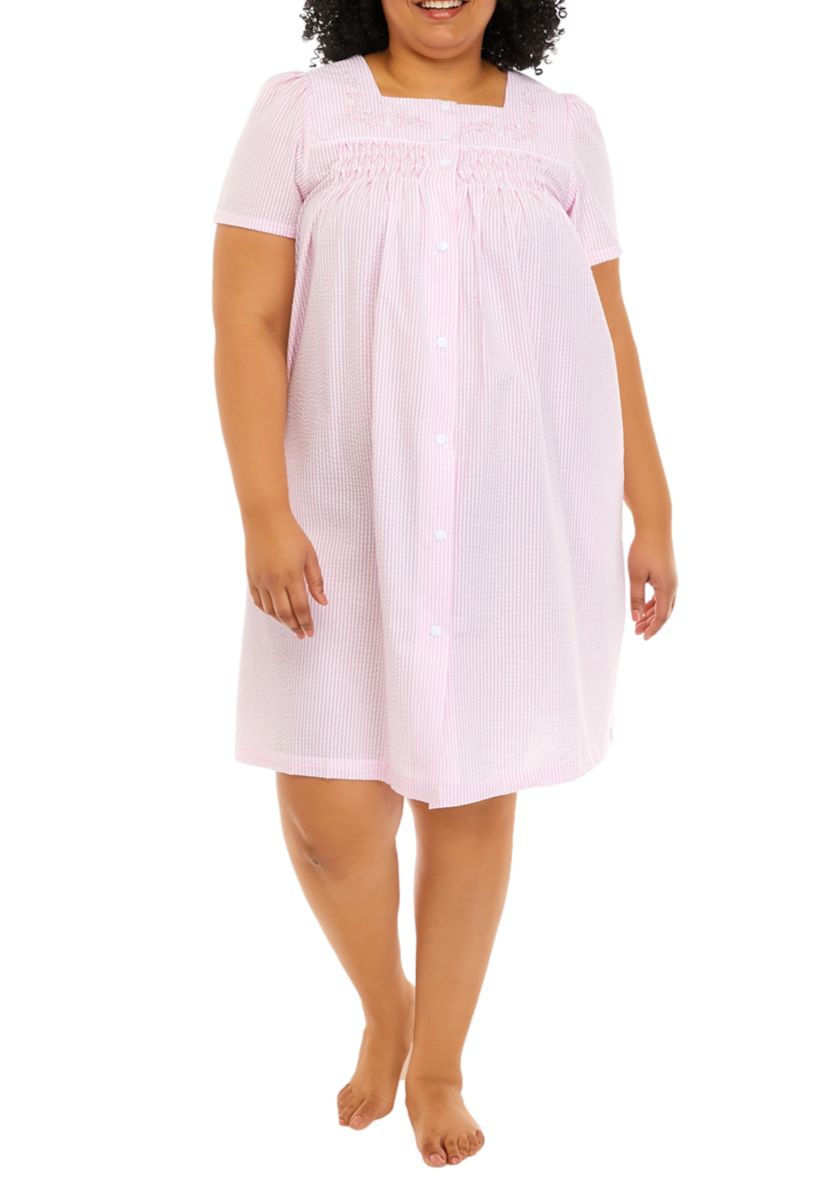 Plus Size Seersucker Short Gown