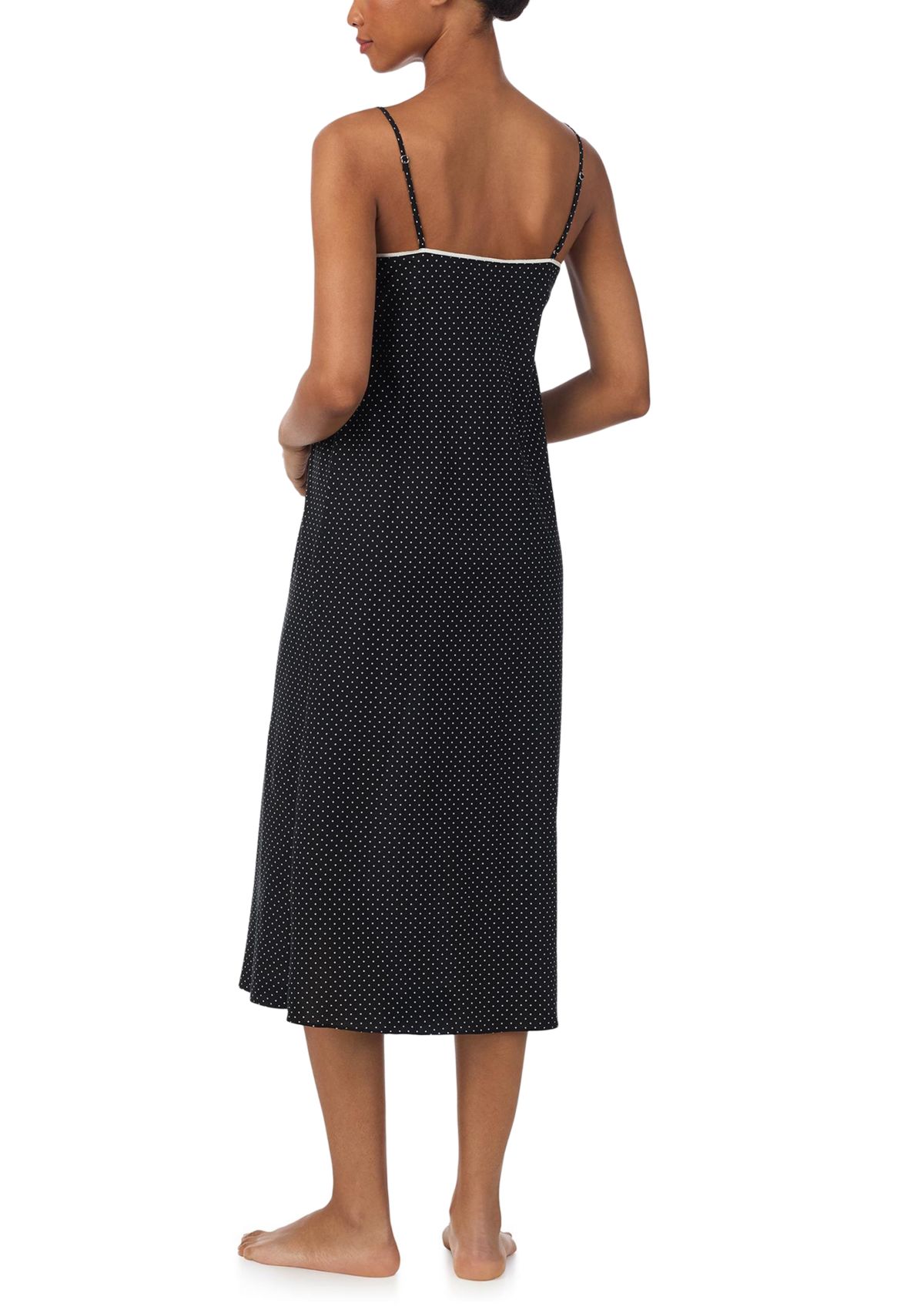 Sleevelees V-Neck Ballet Gown