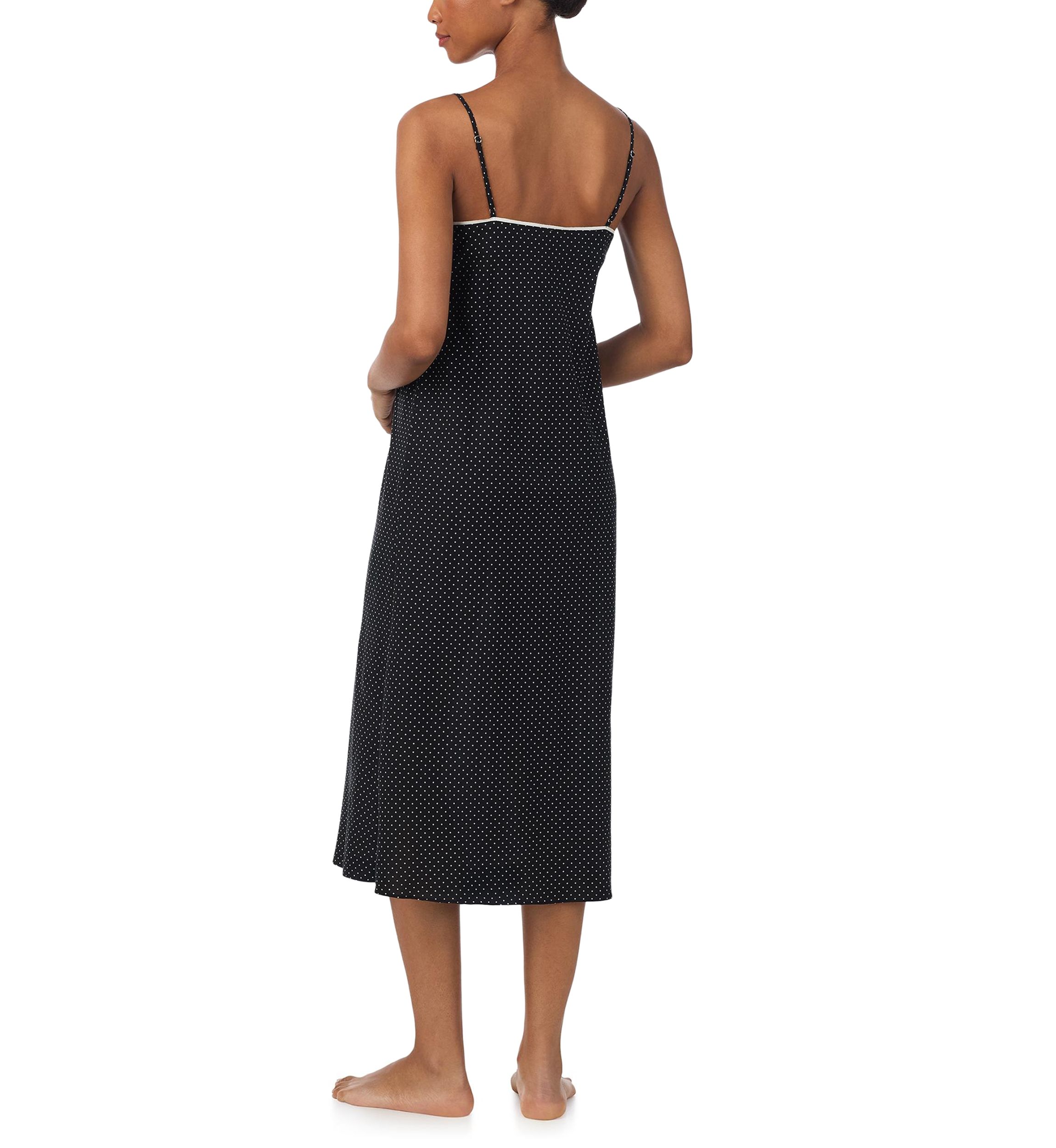 Sleevelees V-Neck Ballet Gown