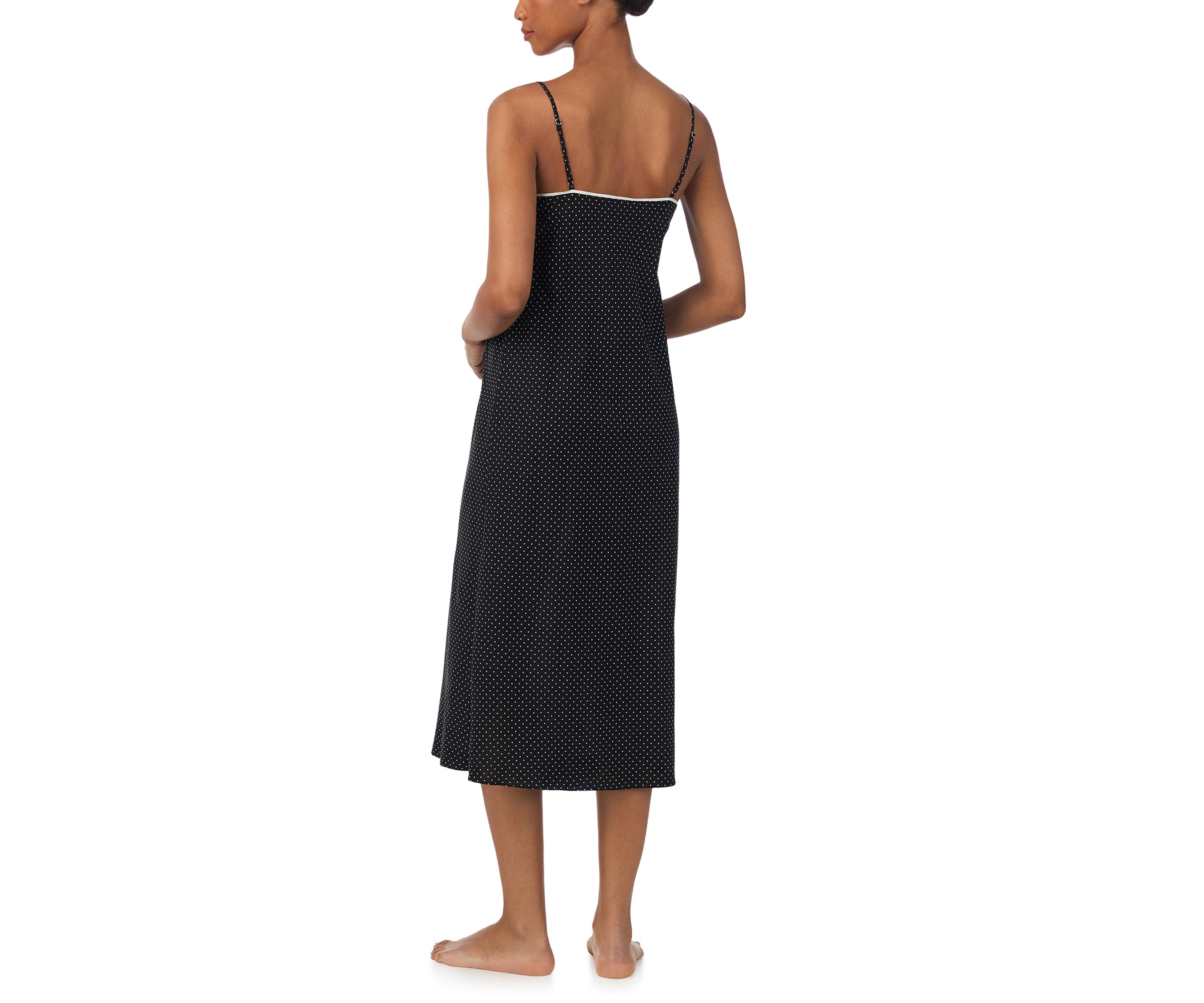 Sleevelees V-Neck Ballet Gown