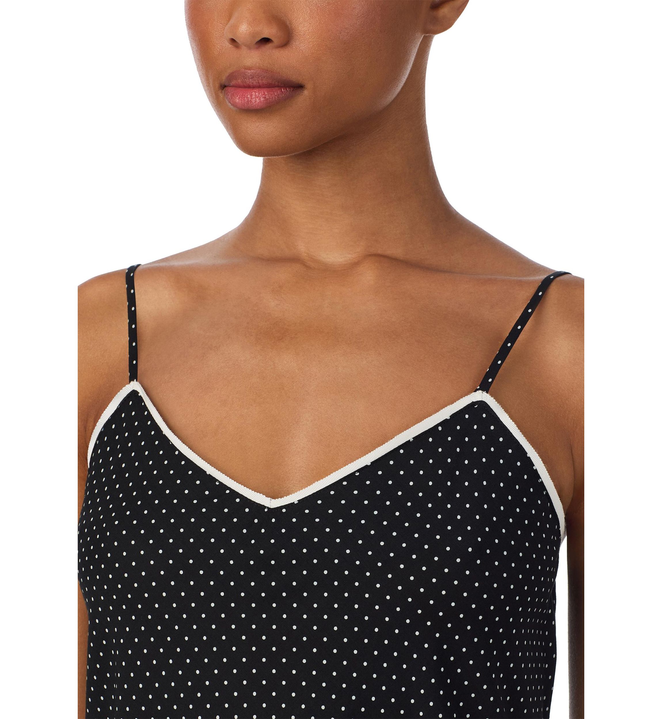 Sleevelees V-Neck Ballet Gown