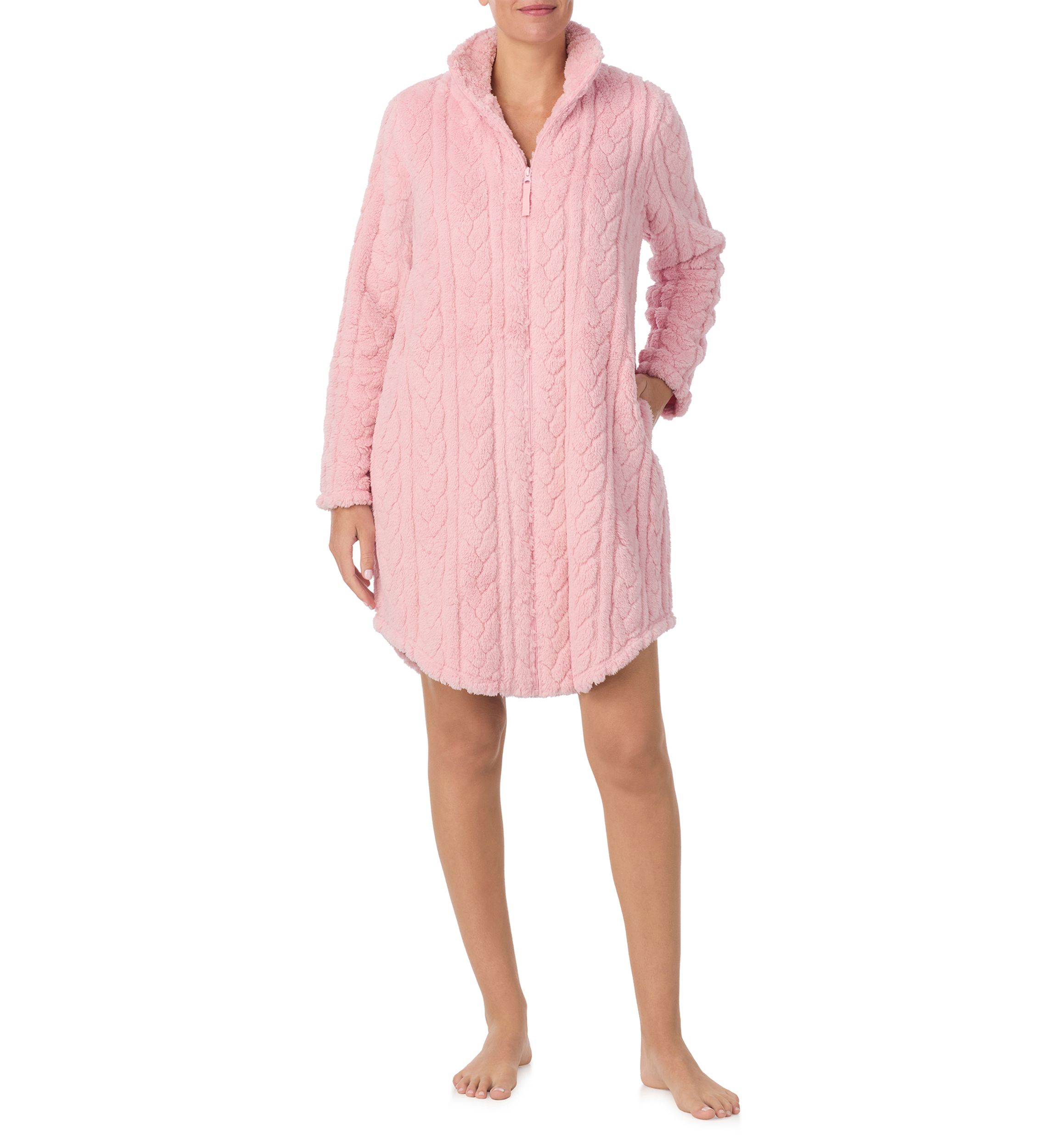 Short Cable Zip Robe