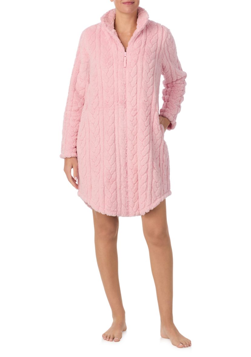 Short Cable Zip Robe