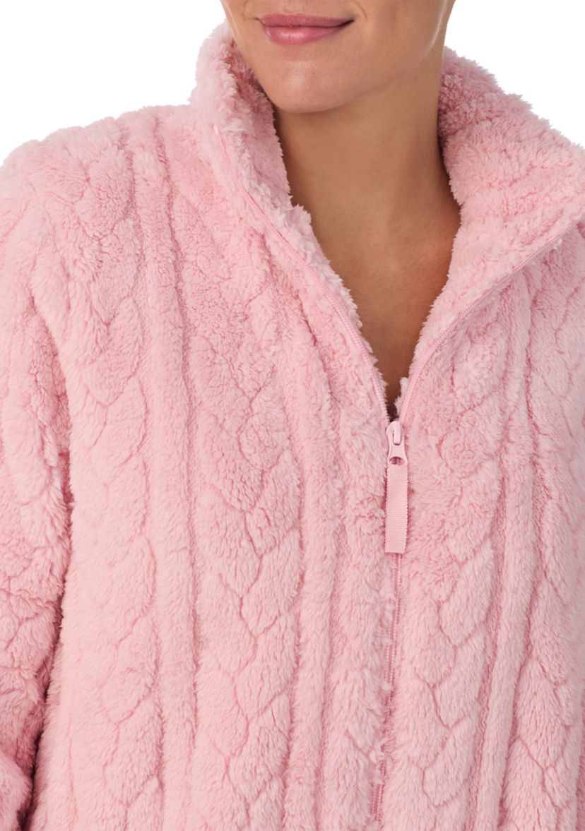 Short Cable Zip Robe