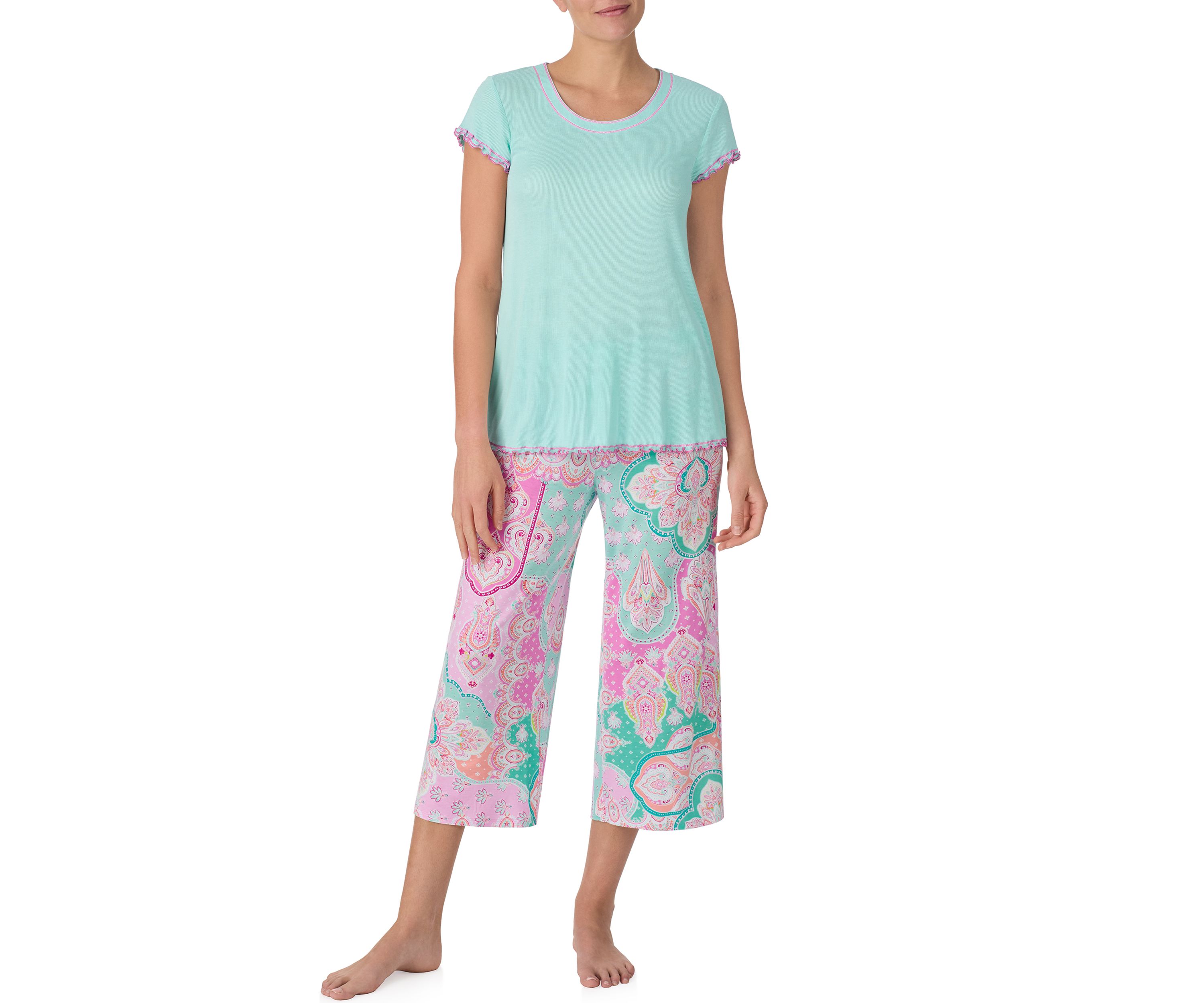 Solid Short Sleeve T-Shirt and Cropped Printed Pants Pajama Set