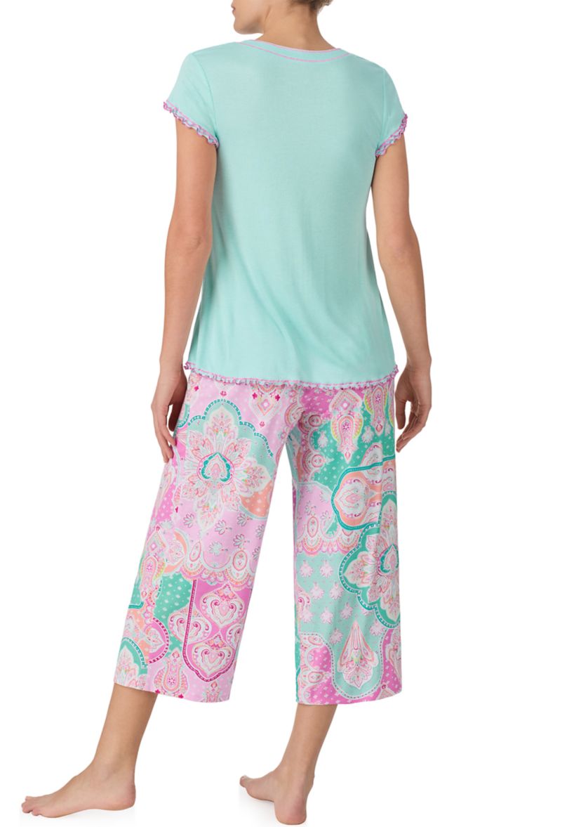 Solid Short Sleeve T-Shirt and Cropped Printed Pants Pajama Set