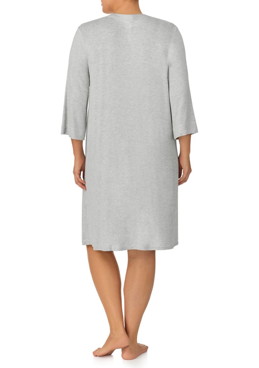 Plus Size 3/4 Sleeve Zip Robe