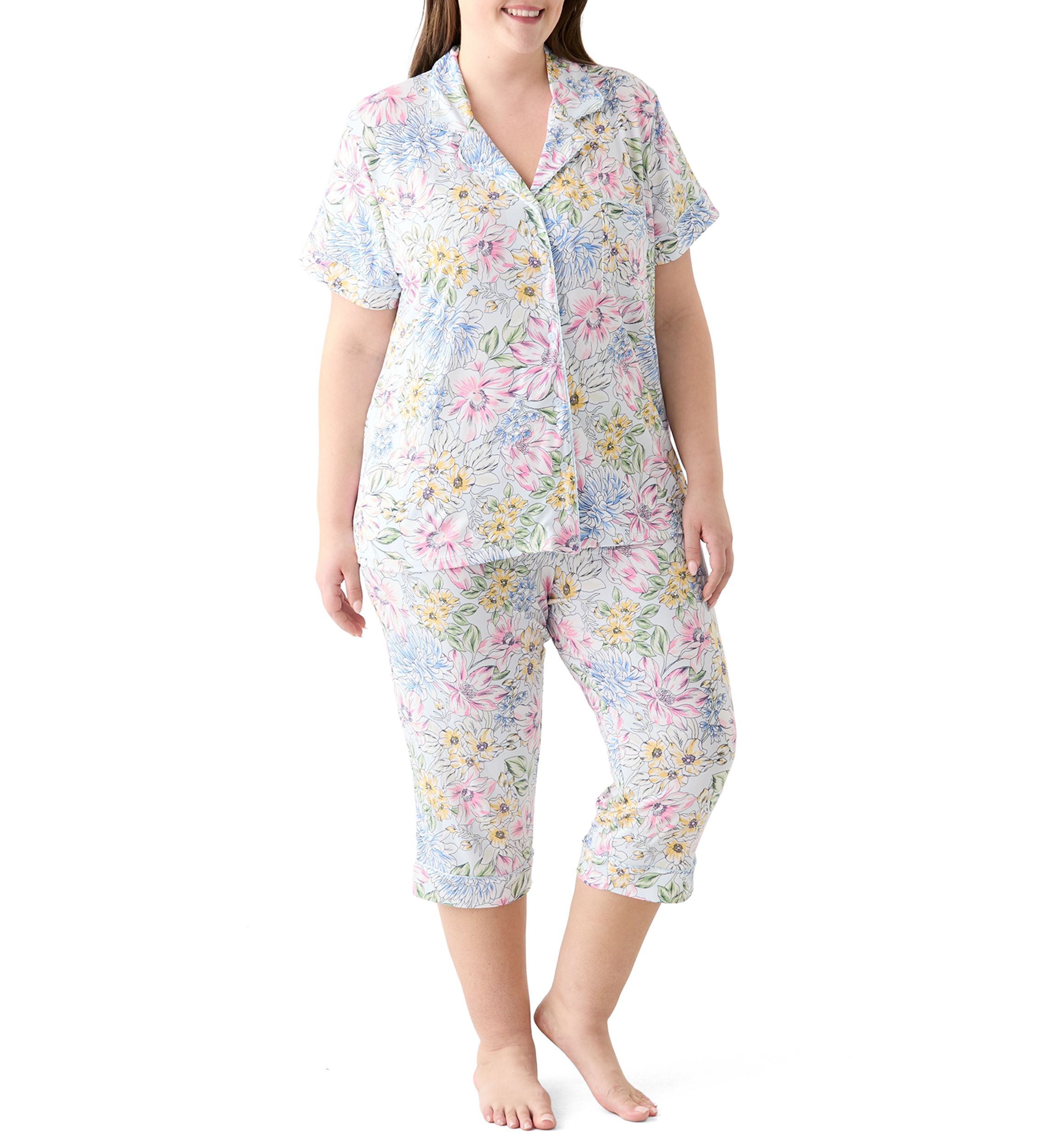 Plus Size Short Sleeve Notch Capri Pajama Set