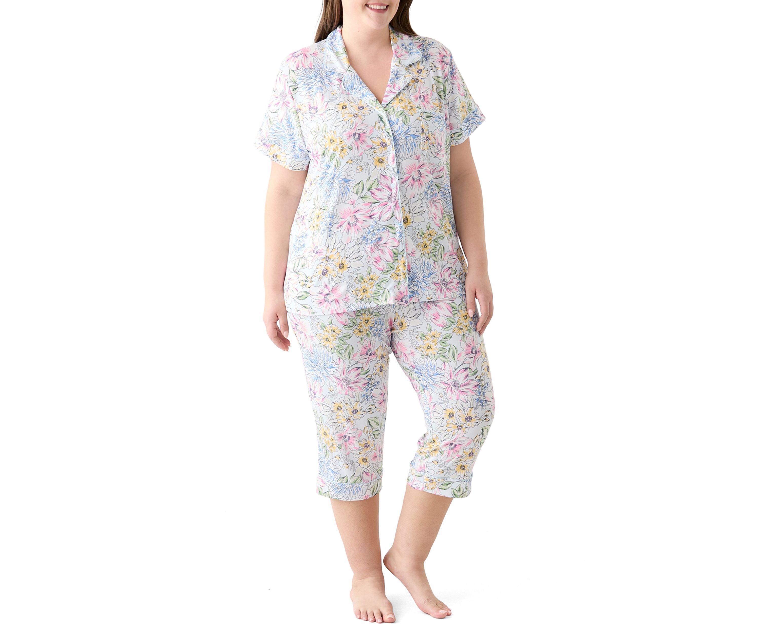 Plus Size Short Sleeve Notch Capri Pajama Set
