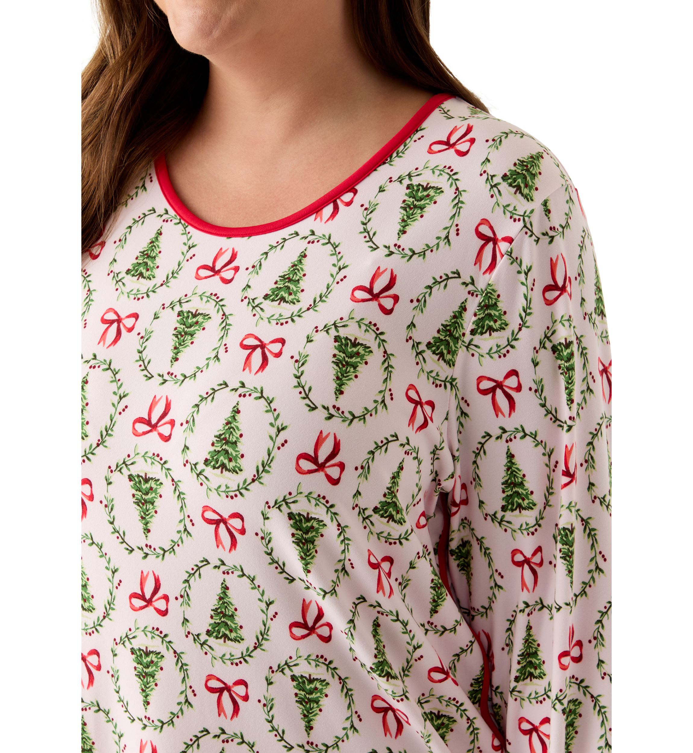 Plus Size Bow & Wreath Nightgown