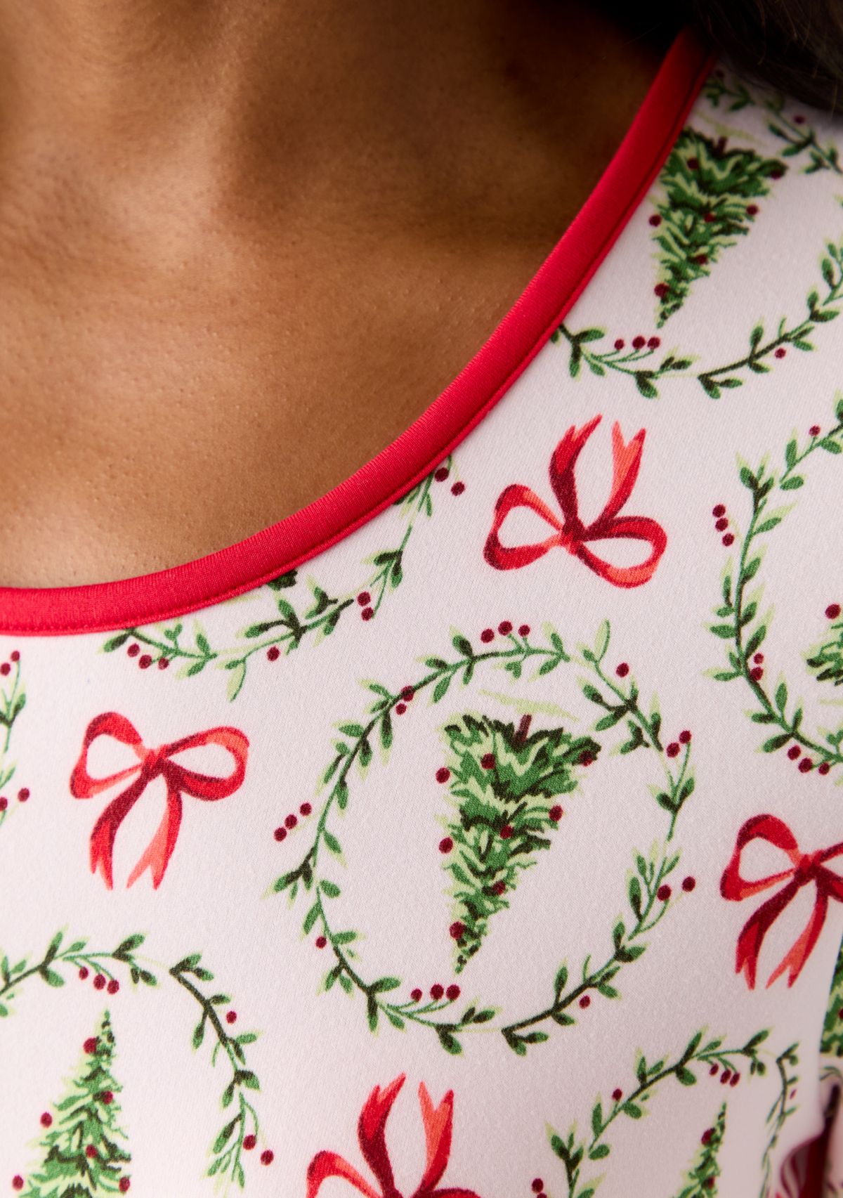 Womens Bow & Wreath Nightgown