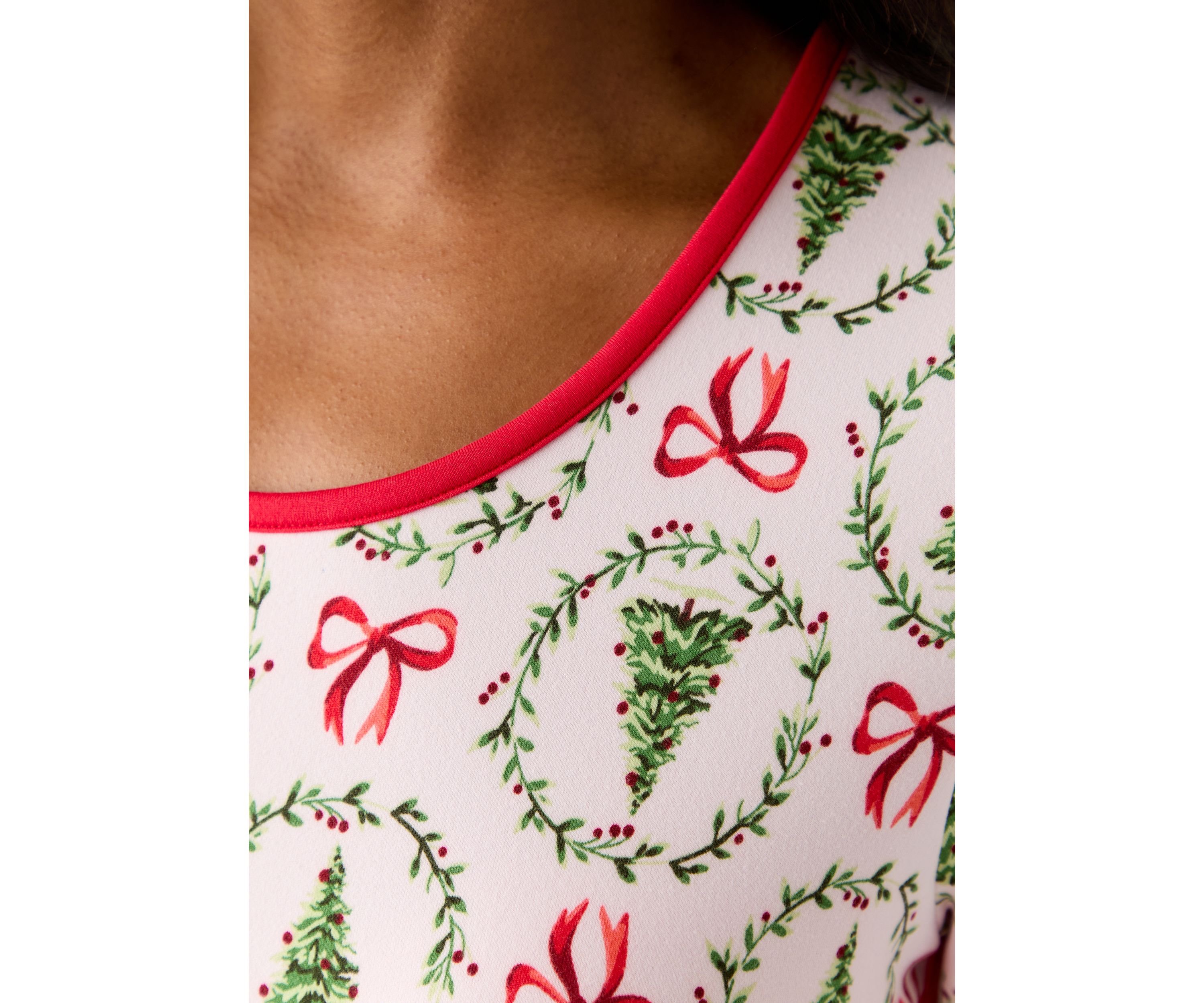 Womens Bow & Wreath Nightgown