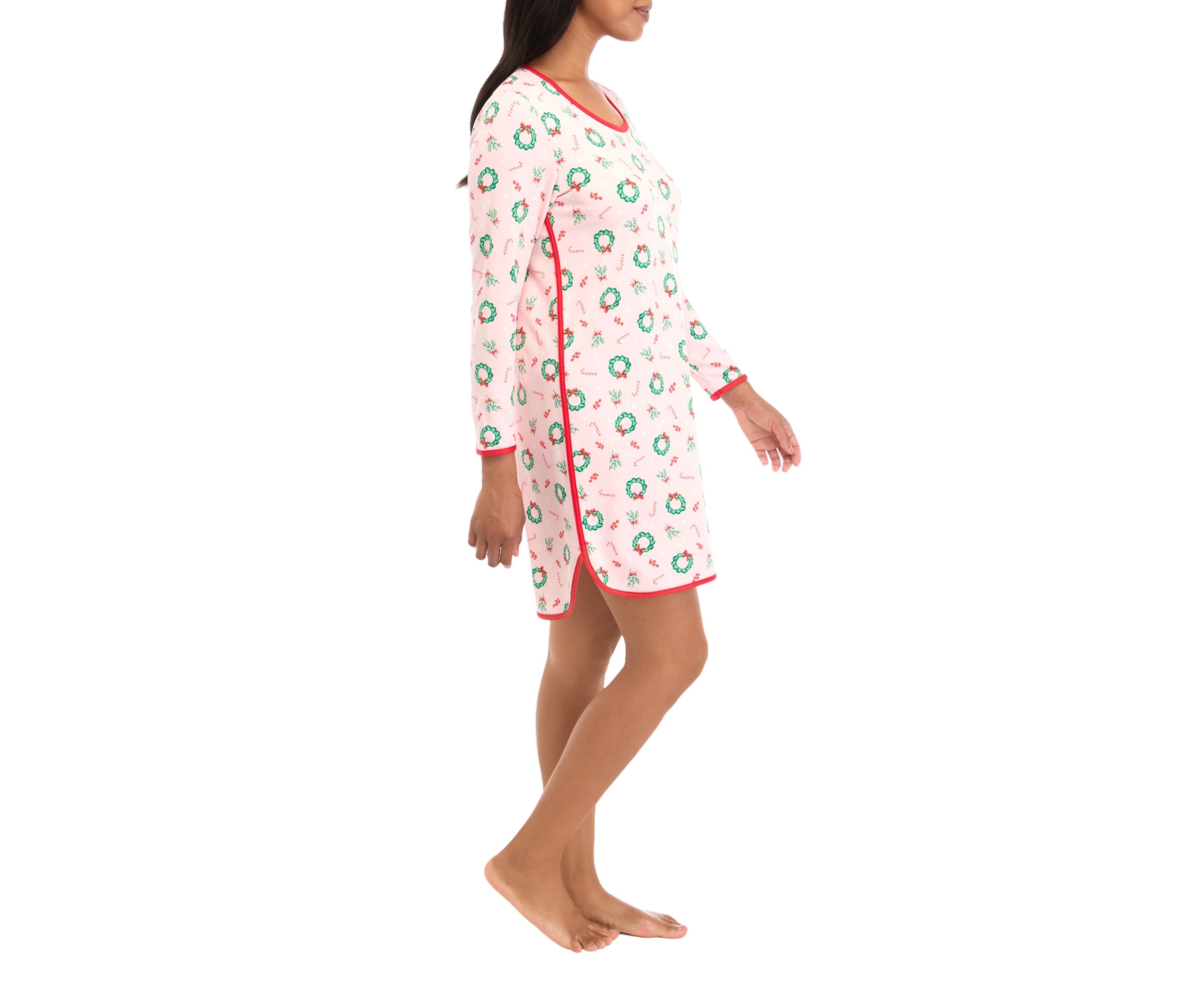 Womens Holiday Wreaths Long Sleeve Nightgown