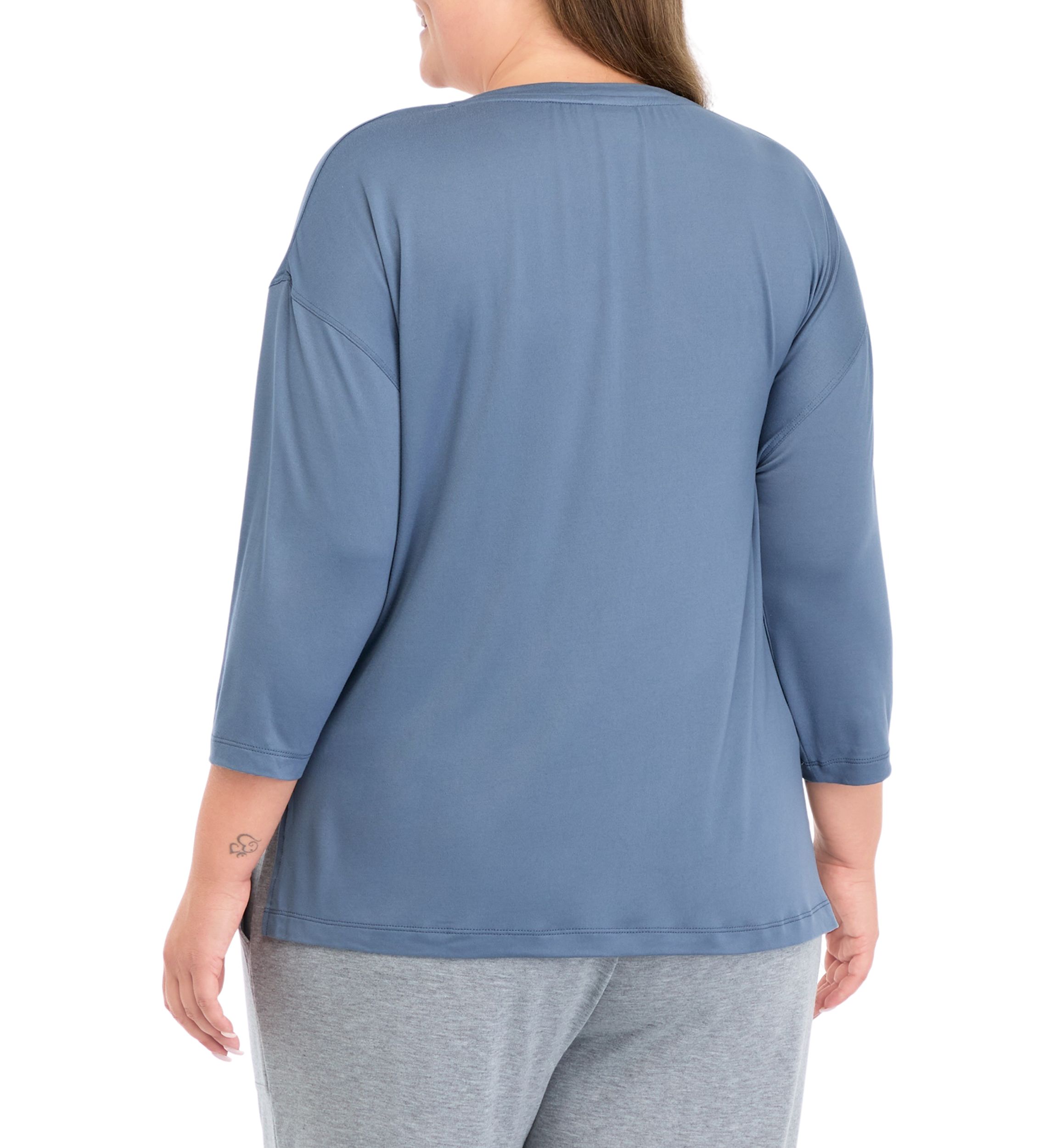 Plus Size 3/4 Sleeve V-Neck T-Shirt 