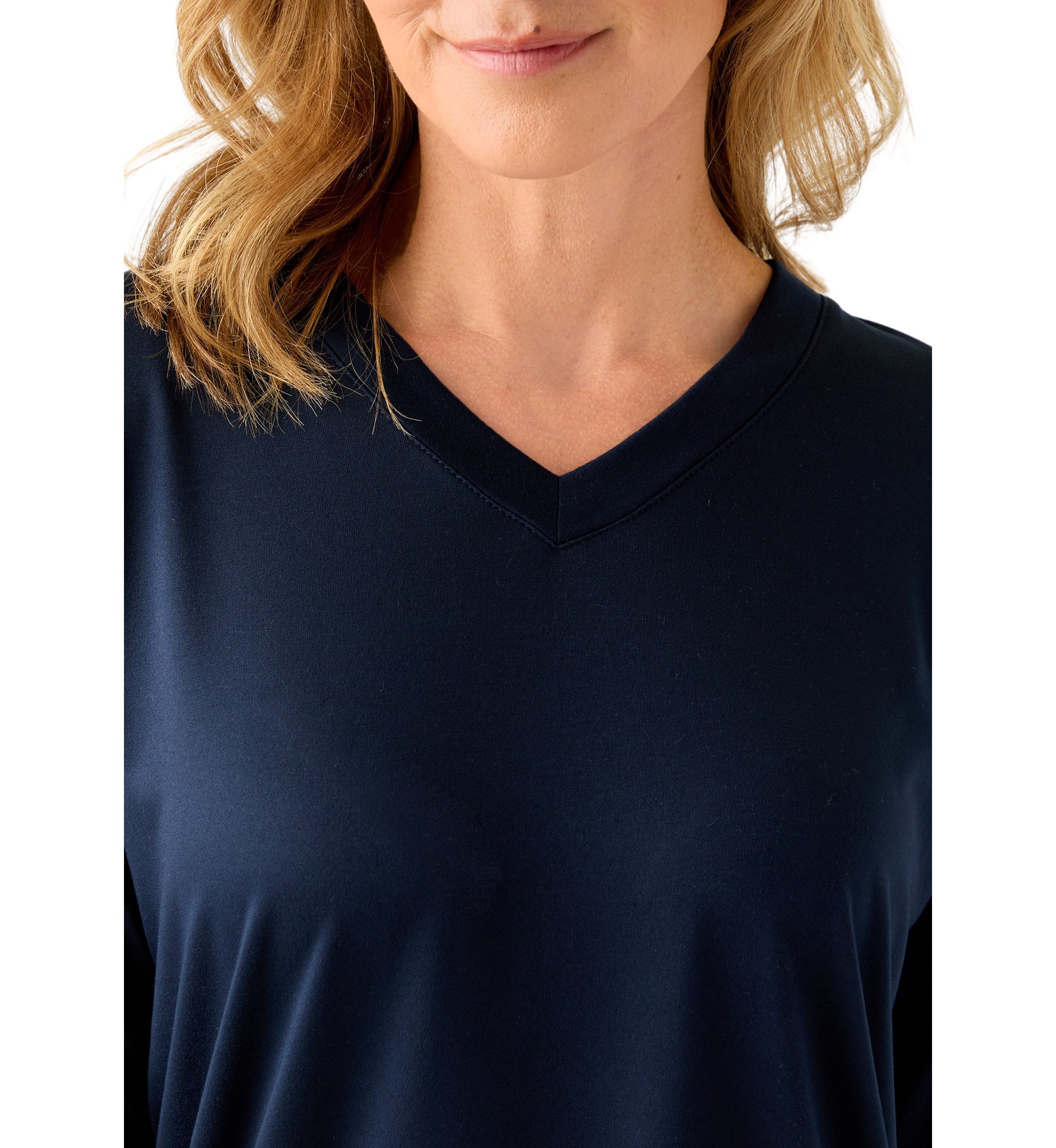 Womens Long Sleeve V-Neck Table Top
