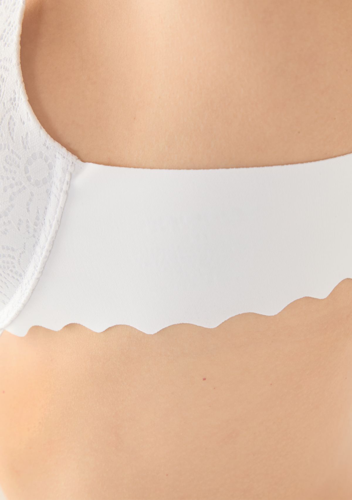 Lace Scallop Edge Front Close Push Up Bra