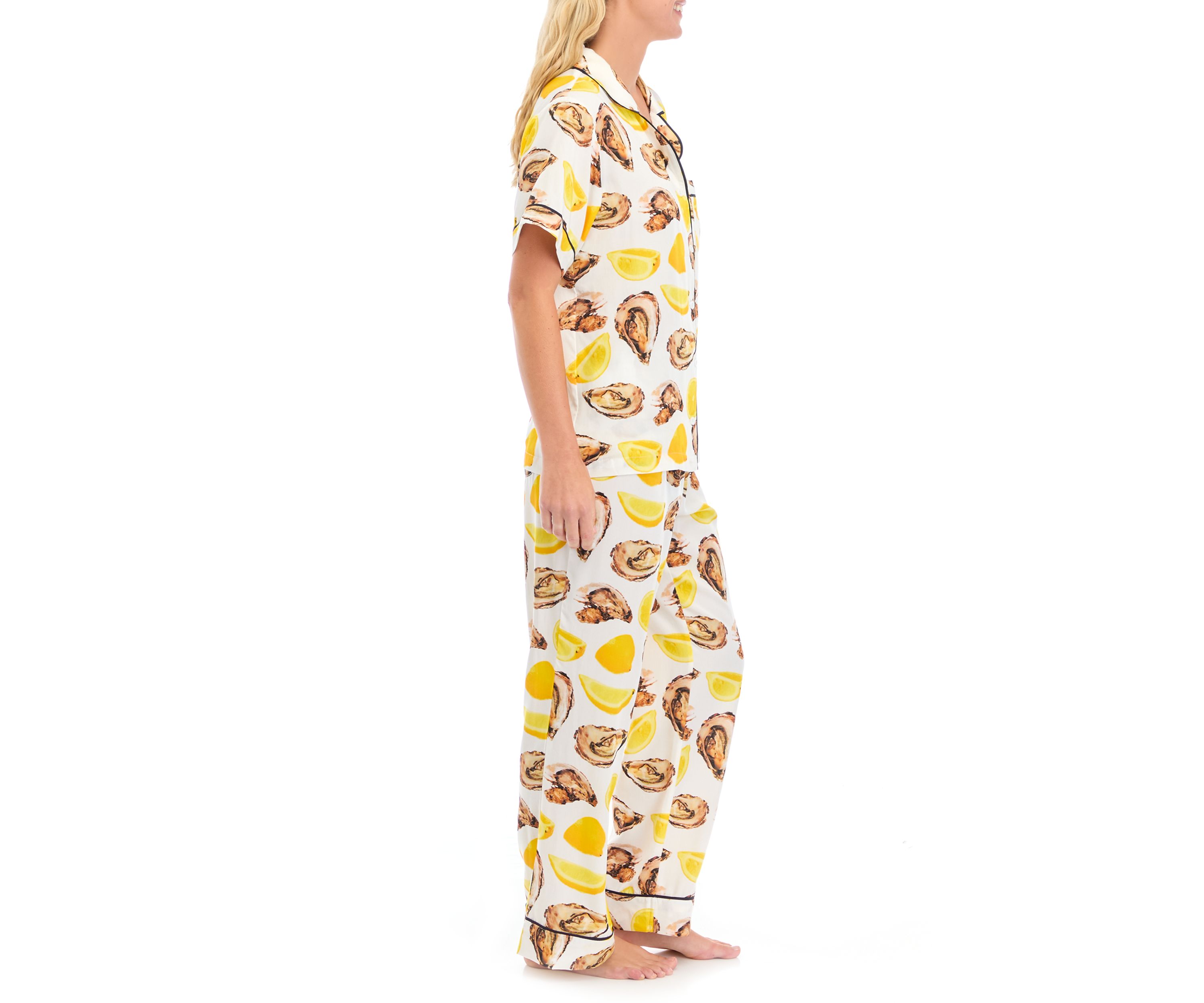 The World is Your Oyster Short Sleeve Pajama Set 