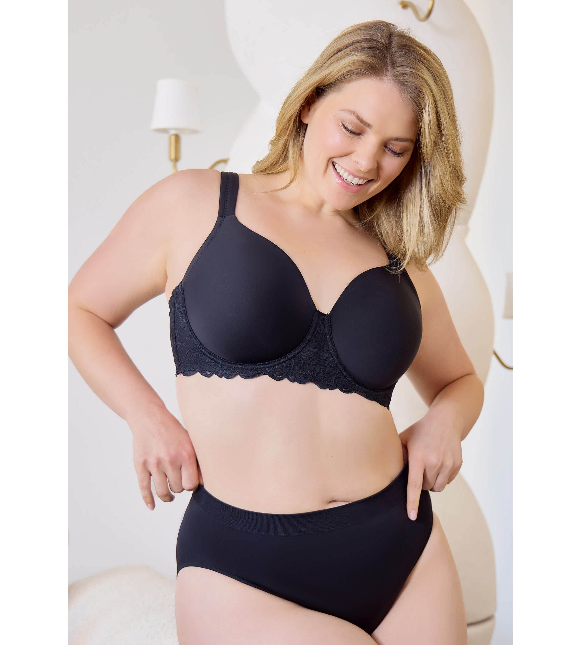 The Chloe Lace Band Molded Underwire T-Shirt Bra