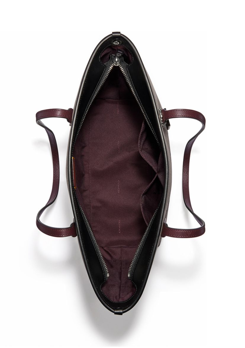 	  City Zip Tote with Horse and Carriage Print