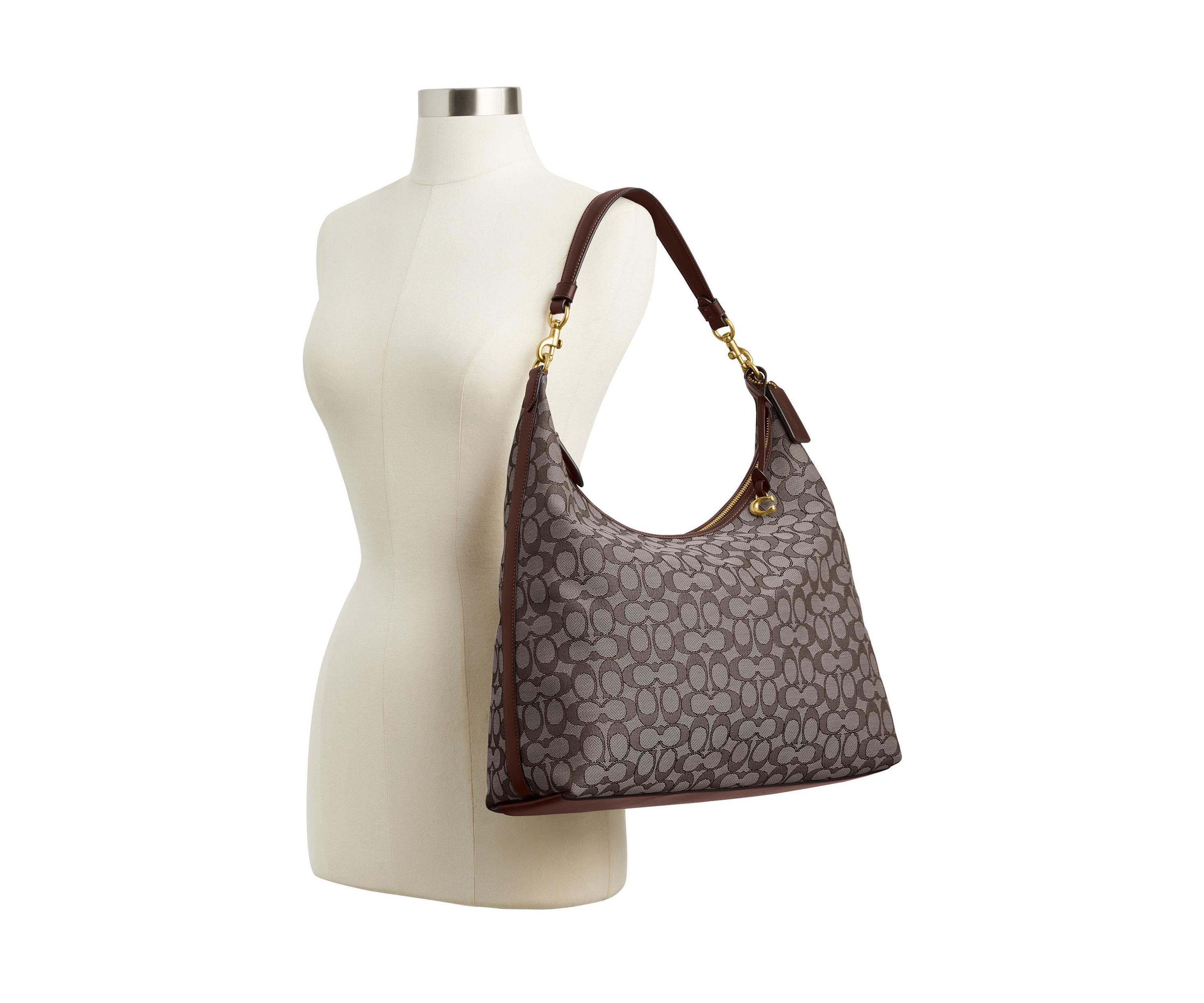 Juliet Shoulder Bag 38 in Signature Jacquard