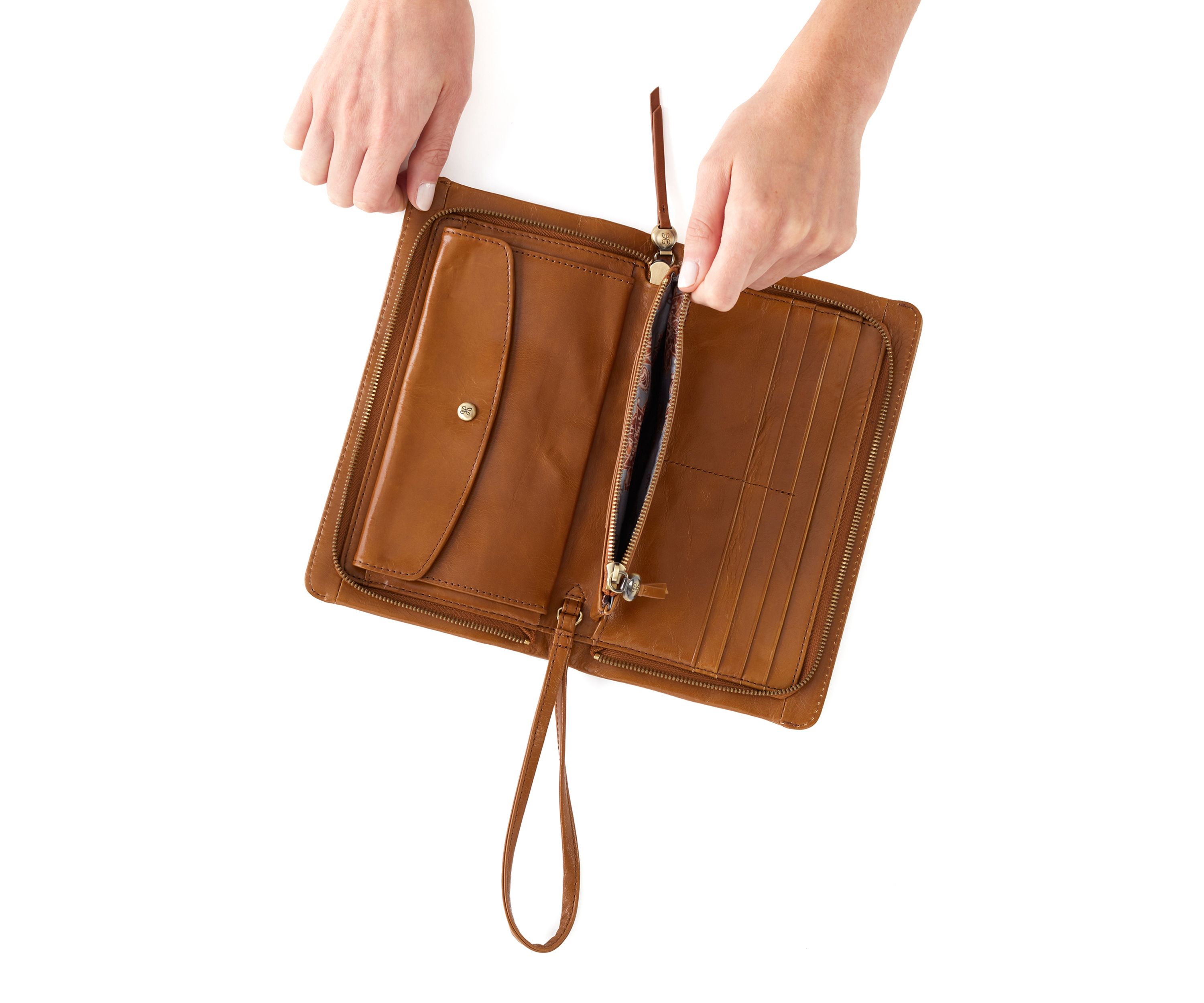 Evolve Wristlet